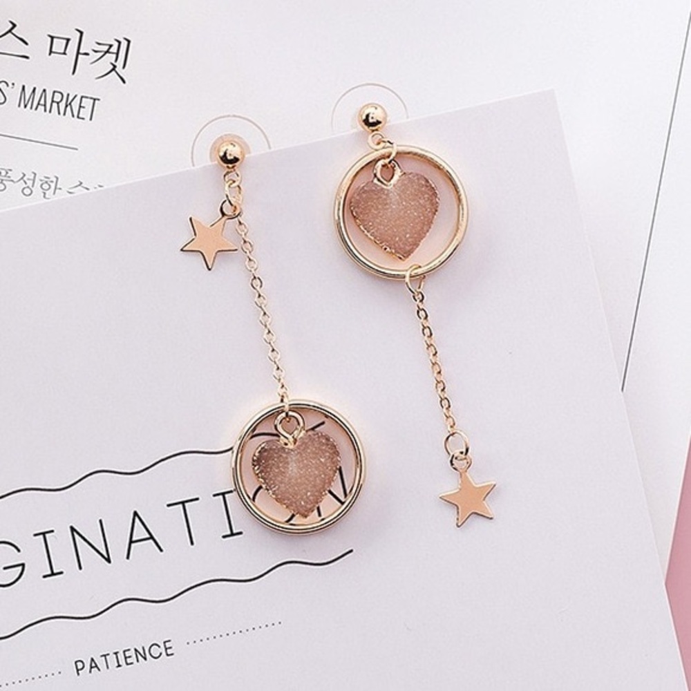 Just In! 🆕 KALEE Asymmetrical Drop Earrings